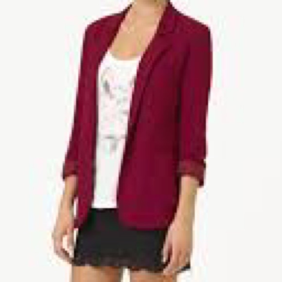 Aritzia Burgundy blazer! - Picture 7 of 7